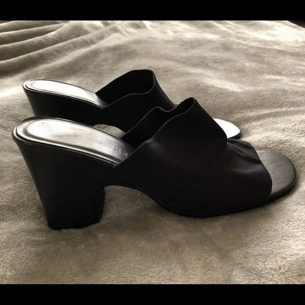 - Vintage fashion bug y2k black Open toe heels size 6.5